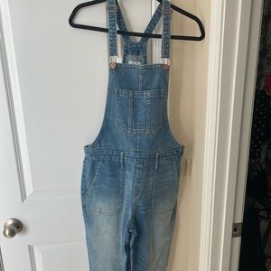 Women’s Old Navy Overalls NWT 🎉20% off bundles!